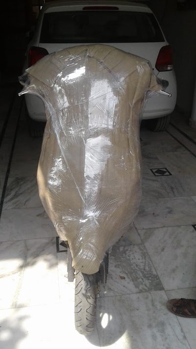 Furniture items protective wrapping execution